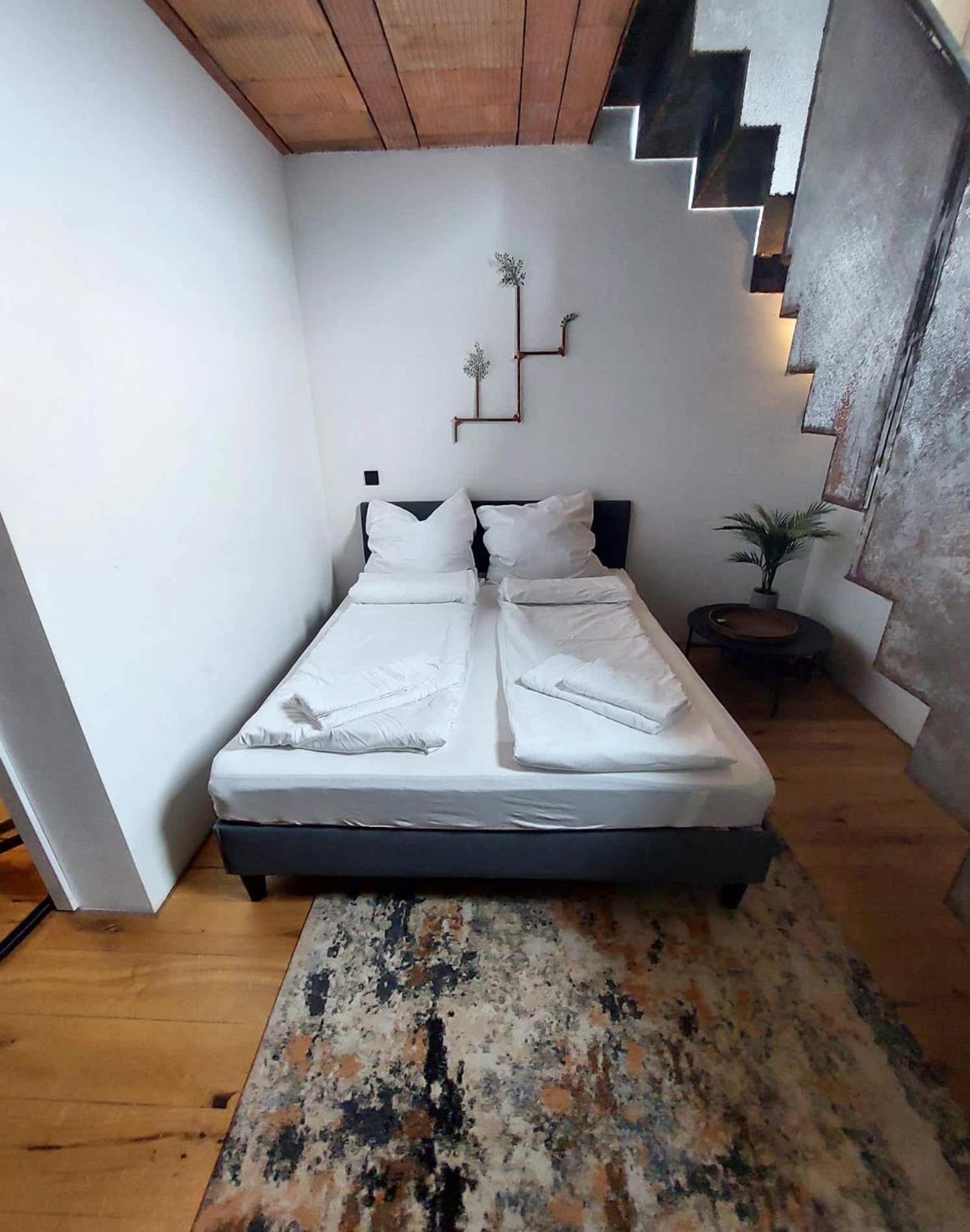 Coolest Apartment In Berlin, Easy Check-In, Industrial Style, Near City Center - Maisonette #2 Exterior photo